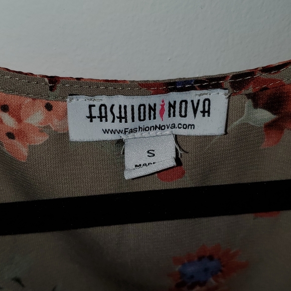 Fall Themed V-Cut Blouse - Picture 3 of 5